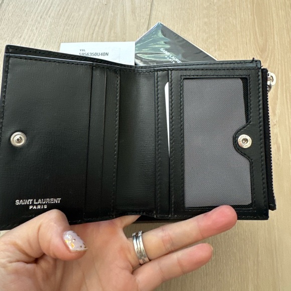 YSL Logo Cassandre bifold wallet - Picture 2 of 4